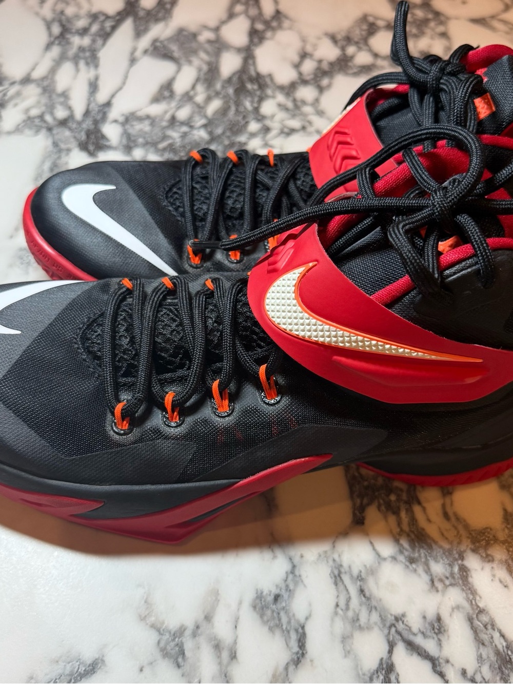 Nike LeBron Zoom Soldier 8 Black University Red Mens Size 9.5 Sneakers - Picture 2 of 13